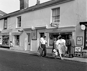 Images Dated 10th February 2012: Camera Shop, Walton-on-the-Naze, Essex