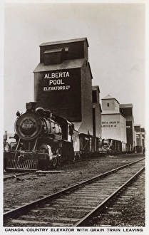 Images Dated 24th March 2017: Canada - Country Grain Elevator - Train leaving