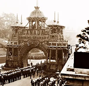 Whitehall Collection: Canadian Arch, Whitehall, London - in 1902