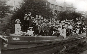 Images Dated 19th May 2017: Canal boat overcrowded with passengers