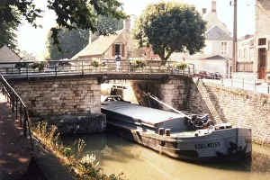 Images Dated 24th January 2019: CANAL DE LOING - 1