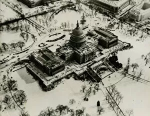 Blizzard Collection: Capitol Building, Washington, USA, in the snow