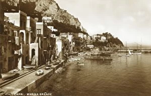 Images Dated 5th April 2011: Capri, Italy - Grand Marina