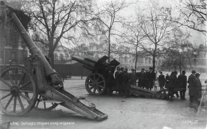 Examining Prints: Captured German Guns in London