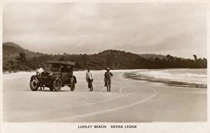 Images Dated 2nd December 2016: A Car on Lumley Beach, Freetown, Sierra Leone, West Africa