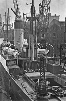 Export Prints: Cargo ship with cranes