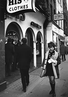 Swinging Prints: Carnaby / Girl in Shades