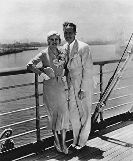 Images Dated 30th October 2015: Carole Lombard & William Powell sailing to Honolulu