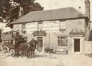 Accommodation Gallery: Carriage outside Star Hotel