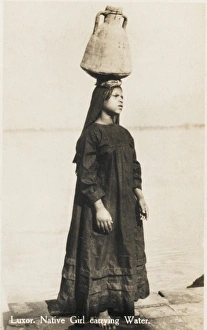 Amphorae Gallery: Carrying water - Luxor, Egypt