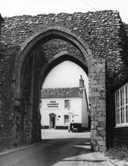 Images Dated 28th March 2011: Castle Acre Priory
