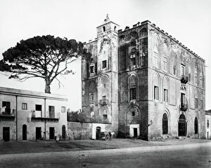 Crenellation Gallery: Castle, La Zisa, Palermo, Sicily, Italy
