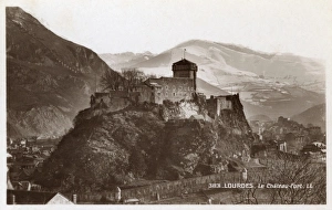 Images Dated 27th September 2011: The castle at Lourdes, France
