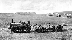 Images Dated 2nd January 2005: A caterpillar traction engine drawing a British heavy gun