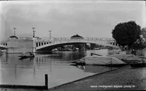 Lampposts Prints: Caversham Bridge