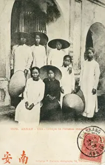 Extended Prints: Central Vietnam - Hue - 7 Vietnamese Women of various ages