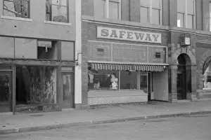Nebraska Prints: Chain store, Wymore, Nebraska