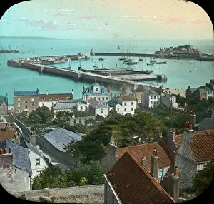 Images Dated 25th November 2015: The Channel Islands - Guernsey Harbour
