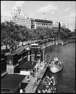 Alighting Gallery: Charing Cross Pier 1950S