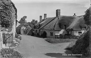 Charming Thatched Cottages in East Quantoxheap