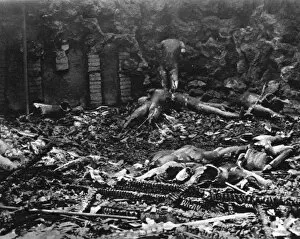Images Dated 3rd November 2011: Charred wax figures after fire at Madame Tussauds, 1925