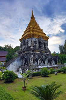 Images Dated 26th November 2012: Chedi, Wat Chiang Man temple, Chiang Mai
