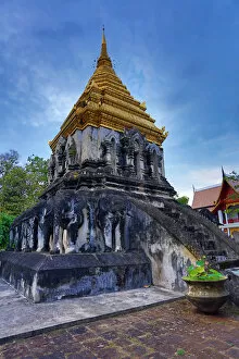 Images Dated 26th November 2012: Chedi, Wat Chiang Man temple, Chiang Mai