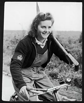 Cheerful Land Girl Cheerful Land Girl