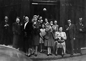 Images Dated 11th January 2012: Cheers