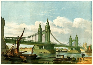 Images Dated 11th August 2017: Chelsea New Bridge, London