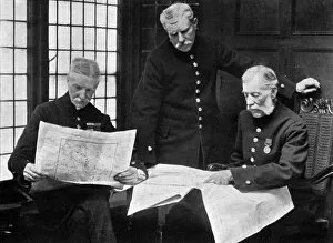 Pensioners Gallery: Chelsea pensioners discuss the war, WW1