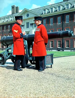 Pensioners Prints: Chelsea Pensioners, Royal Hospital, London