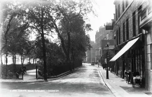 Reflecting Prints: Cheyne Walk, Chelsea