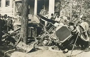 On Lookers Prints: Chicago, USA - car smash