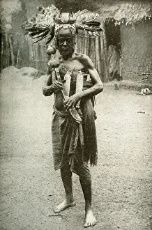 Images Dated 7th August 2018: Chief sword-bearer to the King, Gold Coast, West Africa