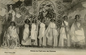 Images Dated 7th December 2015: Chief with his six wives