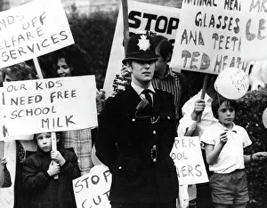 Campaigner Prints: Children campaigning against cuts in free school milk