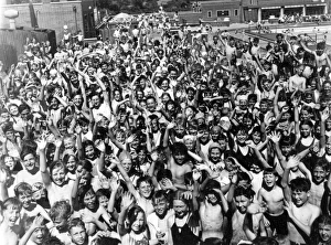 Images Dated 11th January 2012: Children at Kingsbury Open Air Baths, 1948