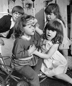 Stomach Gallery: Children playing doctors and nurses, Balham, SW London