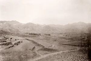 China c. 1880s - scene on the banks of the Yangtze river