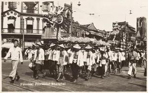 Bier Prints: China - Shanghai - Chinese Funeral Procession with Dragon
