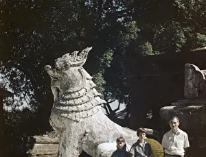 Entrances Prints: Chinthe at Kyiakausan - Rangoon