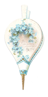 Images Dated 16th November 2015: Christmas card in the shape of bellows