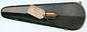 Images Dated 11th May 2018: Christmas card in the shape of a violin case