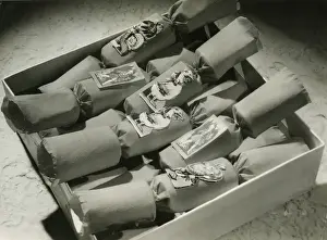 Crackers Prints: Christmas Crackers / 1930S