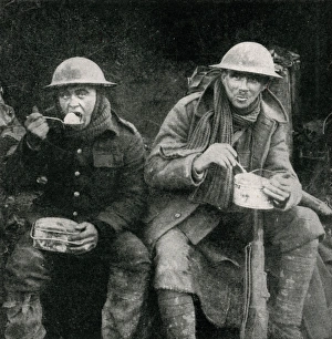 Images Dated 5th April 2016: Christmas dinner at the Front 1916