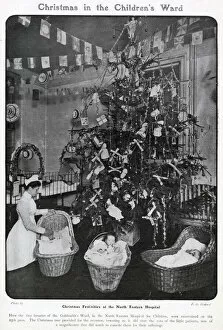 Images Dated 18th December 2020: Christmas Festivities at the North Eastern Hospital 1905