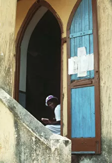 Worshipping Collection: Churchgoer, Regent, Sierra Leone