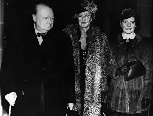 Free Prints: Churchill arriving at the Free Trade Hall, Manchester, 1940