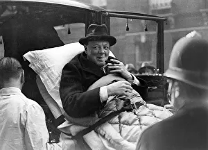 Images Dated 9th September 2011: Churchill taken ill, 1932
